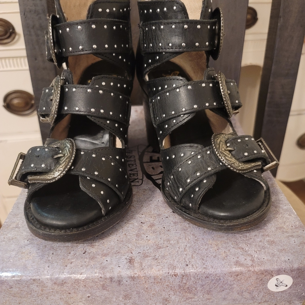 Reserved!!!!Freebird by Steven Violet black 7